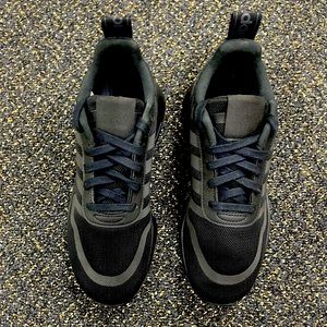 Adidas 'Multix' H04479 - Core Black/Carbon